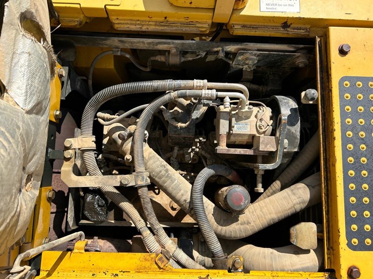 komatsu-pc138us-lc-8-image-15
