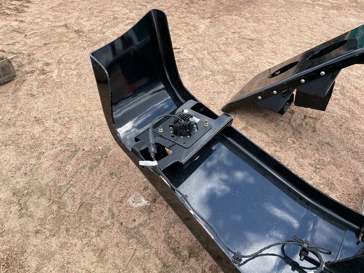 freightliner-108sd-image-13