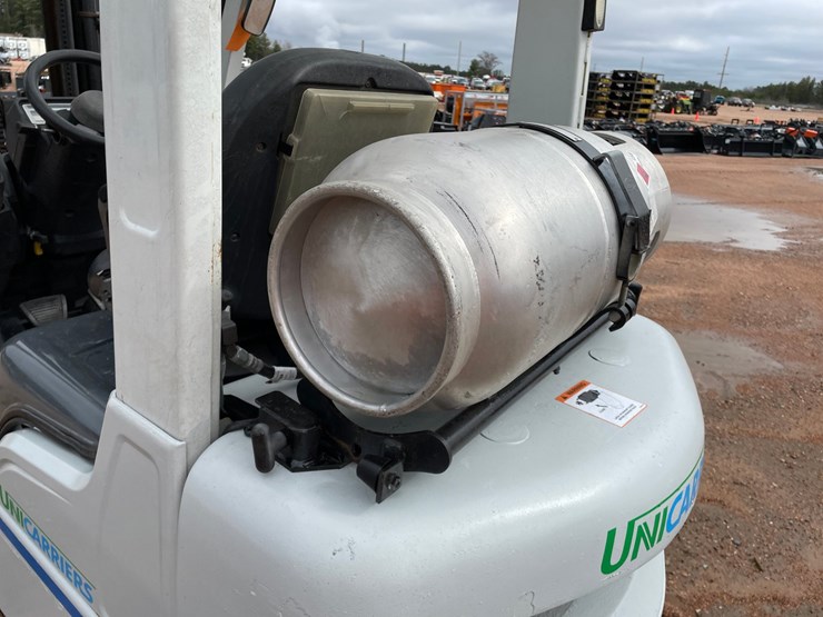 #1165-•-unicarriers-3,450-lbs-lp-forklift-image-16