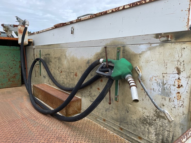 2004-ford-f550-image-18