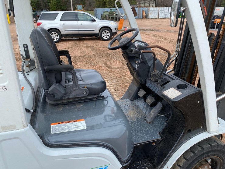 #1163-•-unicarriers-3,450-lbs-lp-forklift-image-26