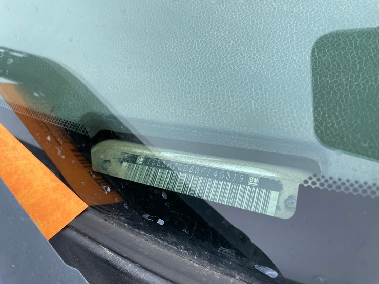 2011-chevrolet-3500-image-63