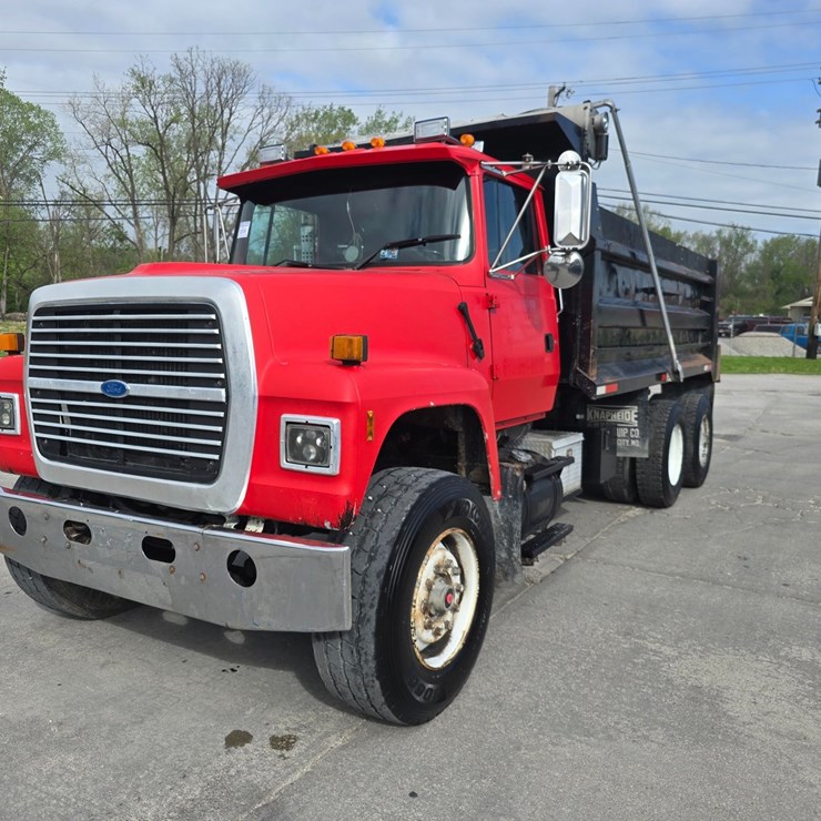1997 FORD LT8000