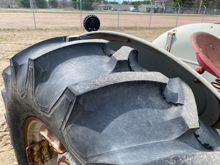 ford-tractor-image-19