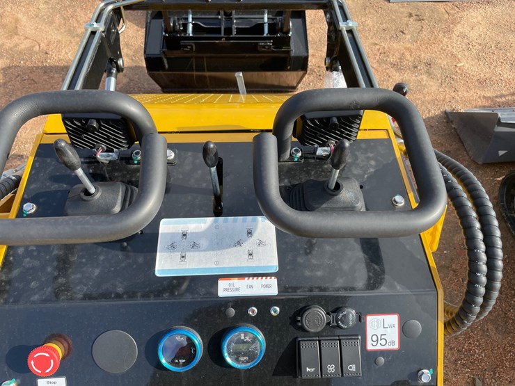 #1154-•-agt-mx-mrt14-tracked-stand-on-mini-skid-steer-image-18