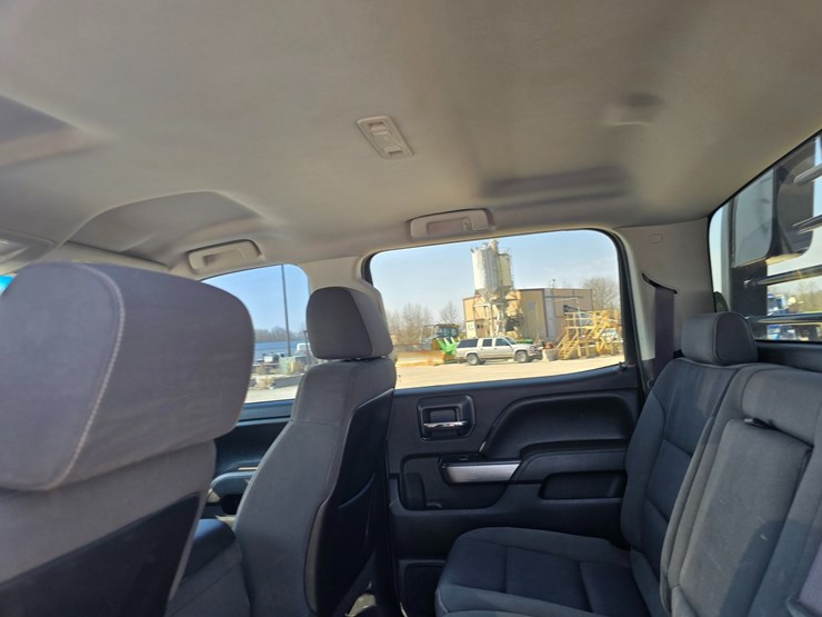 2015-chevrolet-silverado-3500-image-40