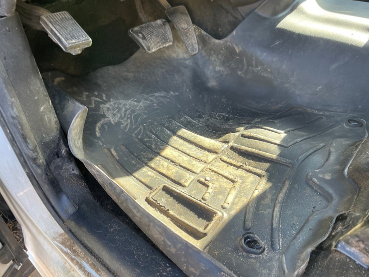 2014-dodge-ram-3500-image-42