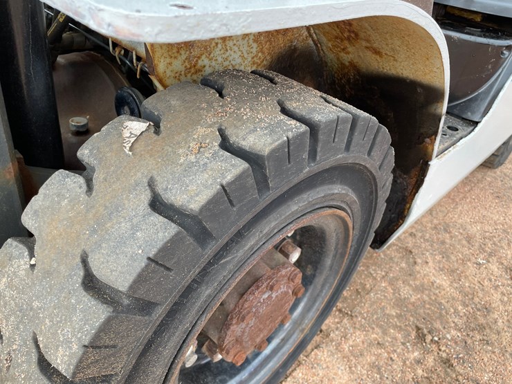 #1164-•-unicarriers-3,450-lbs-lp-forklift-image-37