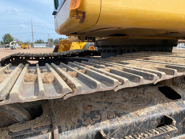 2018-caterpillar-320-image-26