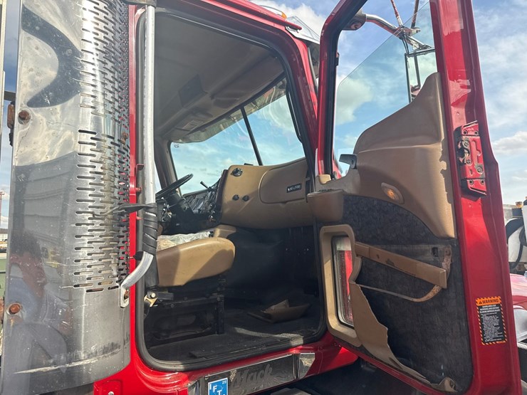 2007-mack-cl733-image-59