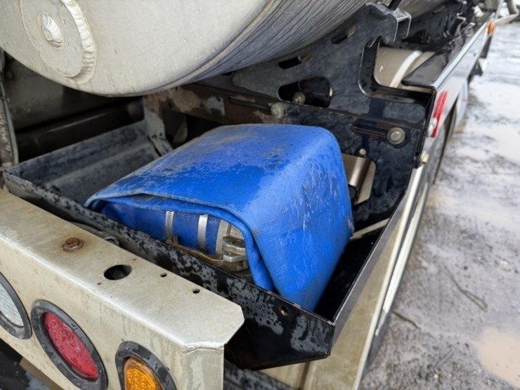 2015-kenworth-t440-image-22