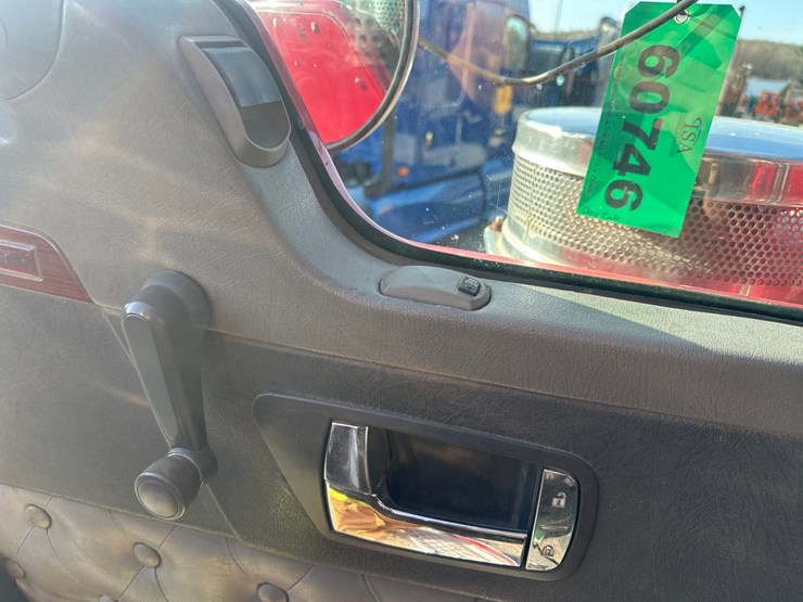 2006-kenworth-w900-image-32