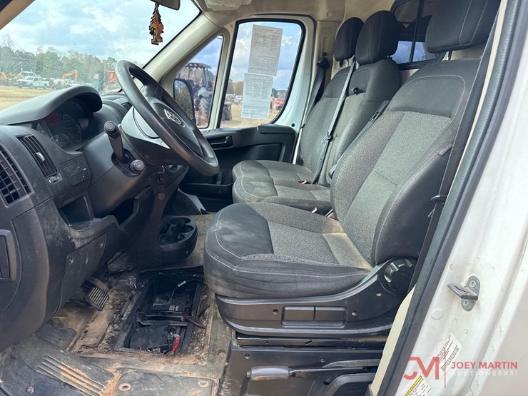 2014-dodge-2500-image-18