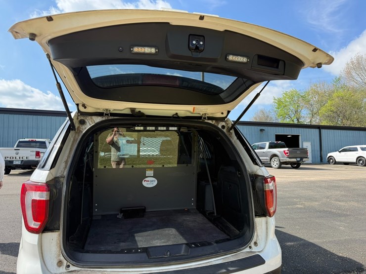2018-ford-explorer-image-29
