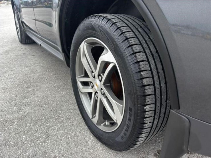 2017-chevrolet-equinox-image-98