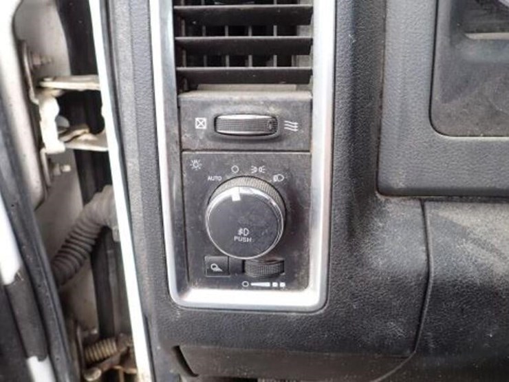 2018-ram-2500-hd-image-18