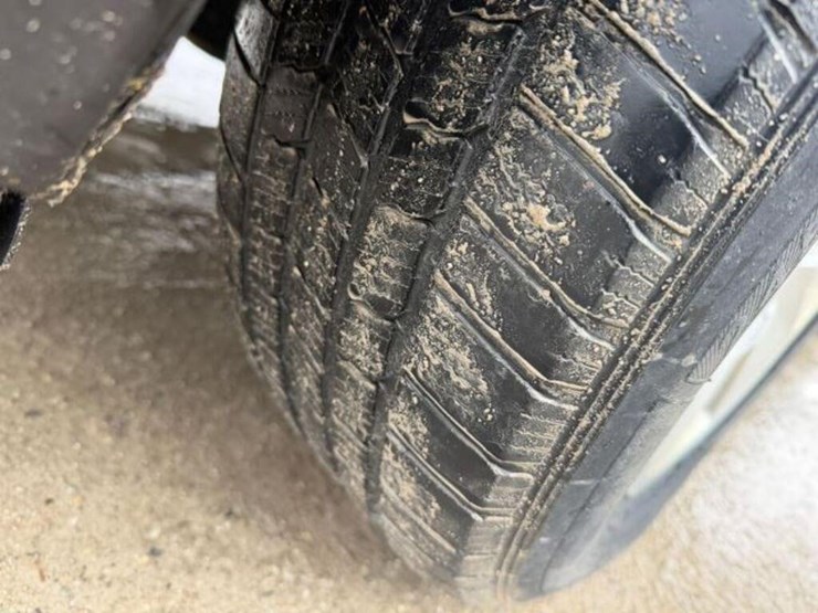 2013-ford-explorer-image-32