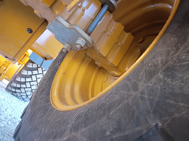 2023-caterpillar-910-image-83