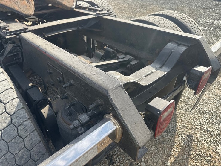 2002-mack-ch613-image-19