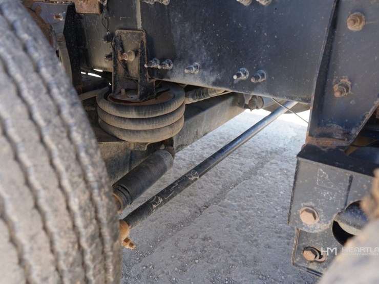 2018-mack-granite-gu713-image-42