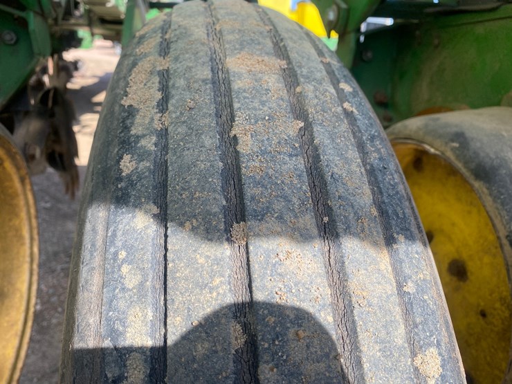 john-deere-7200-image-46