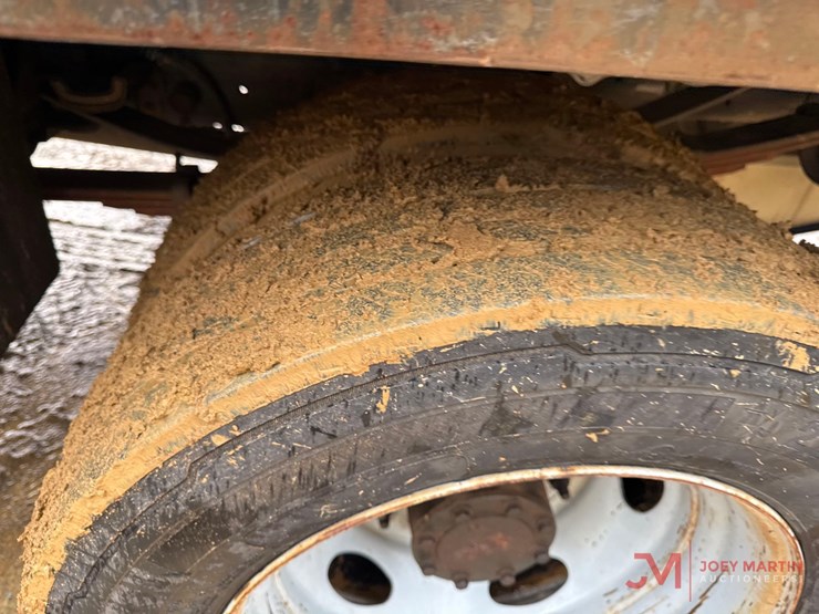 2005-ford-f550-xl-image-8