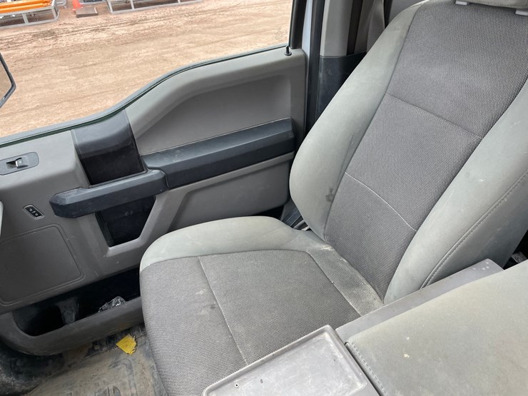 2019-ford-f150-image-31