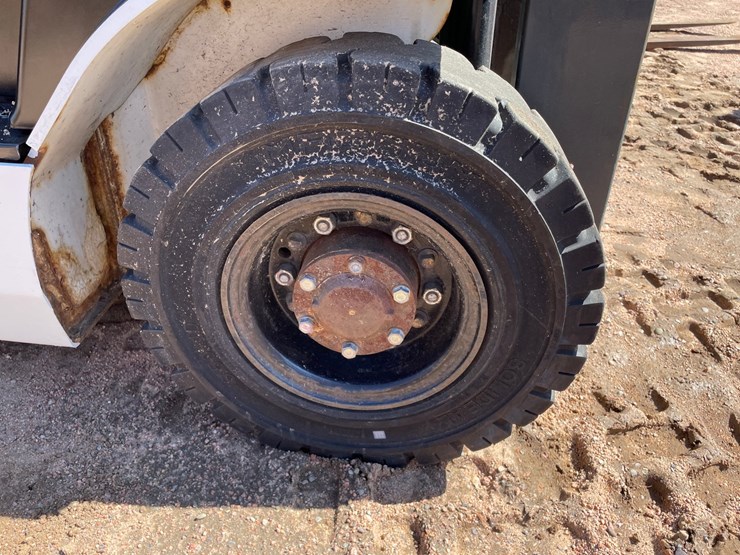 #1133-•-unicarriers-lp-forklift-image-36