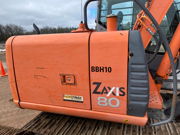 2005-hitachi-zx80-image-39