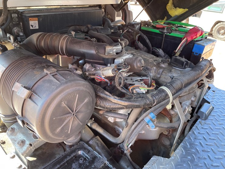 #1135-•-unicarriers-lp-forklift-image-33