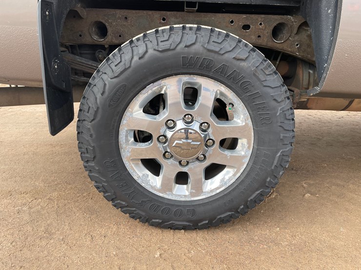 2013-chevrolet-silverado-2500hd-image-29