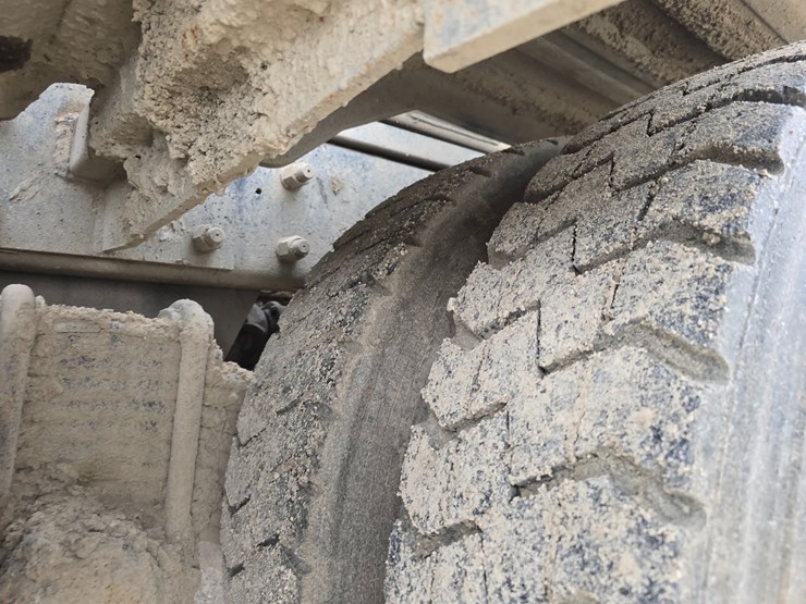 #22589-•-2006-mack-cv713-granite-roll-off-truck-image-90