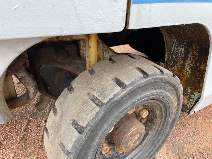 #1162-•-unicarriers-3,450-lbs-lp-forklift-image-23