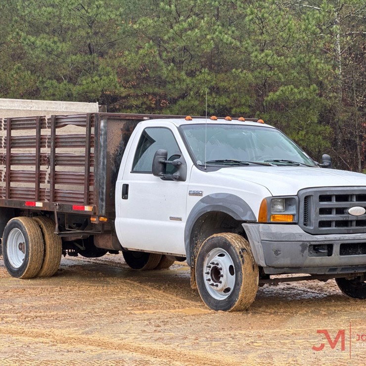 2005 FORD F550 XL