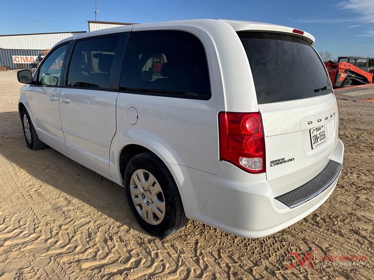2014-dodge-grand-caravan-image-3