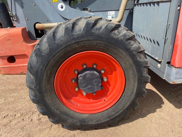 #1306-•-2018-skyjack-8,000lb-telehandler-image-35