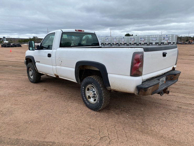 2004-chevrolet-2500-image-11