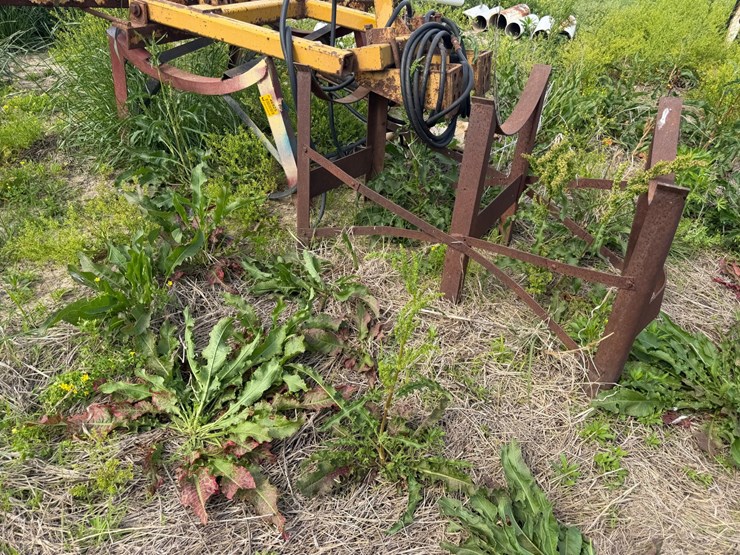 #46925-•-(2)-fuel-tank-stands-image-1