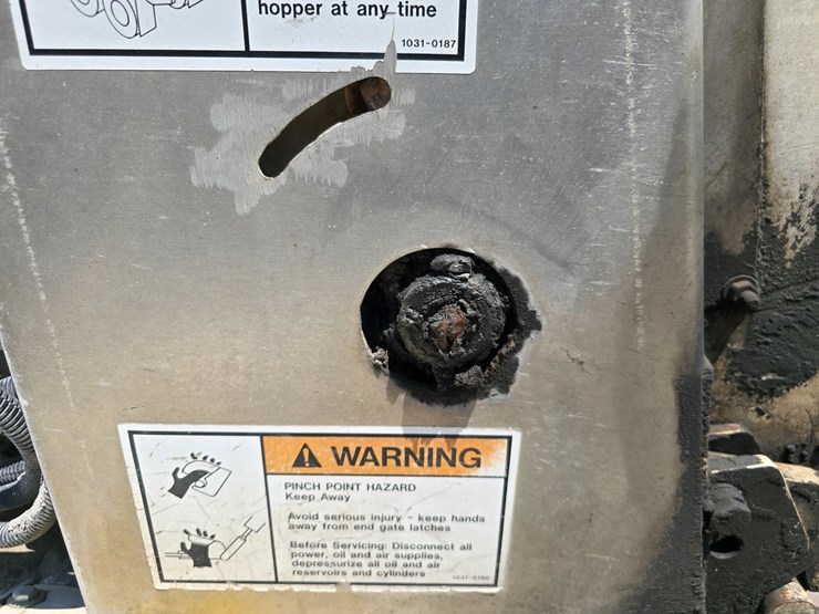 2000-red-river-live-bottom-image-63