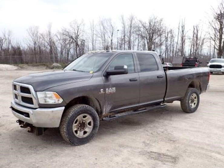 2014-ram-2500-hd-image-1
