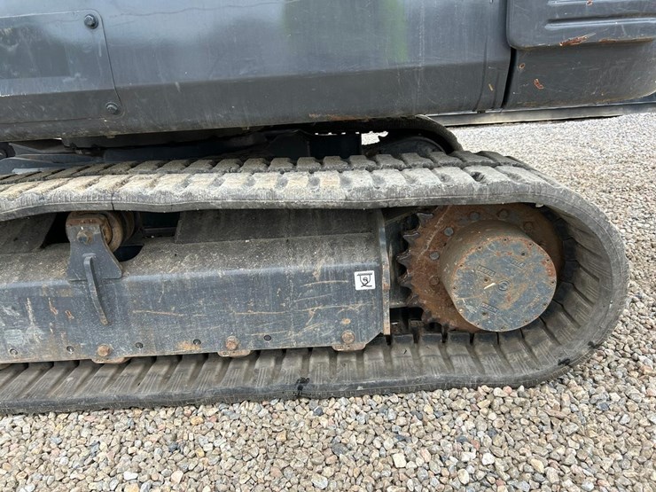 2019-case-cx57c-image-18