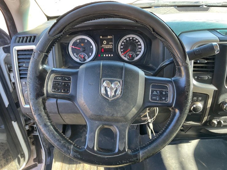 2014-dodge-ram-3500-image-36