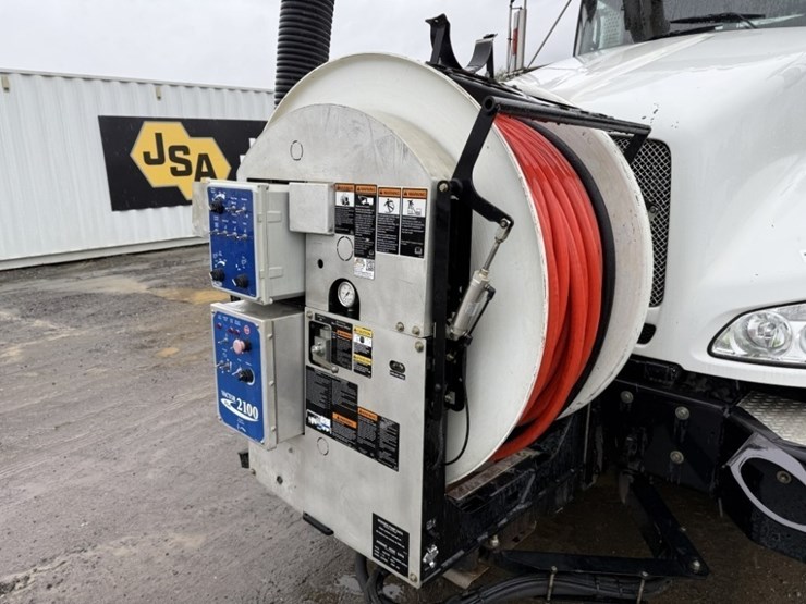 2015-kenworth-t440-image-12