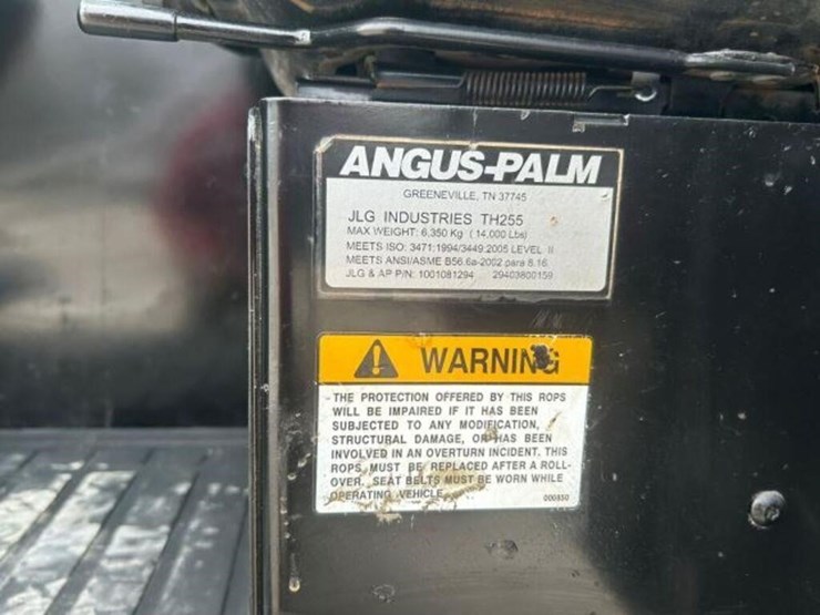 2012-caterpillar-th255-image-10