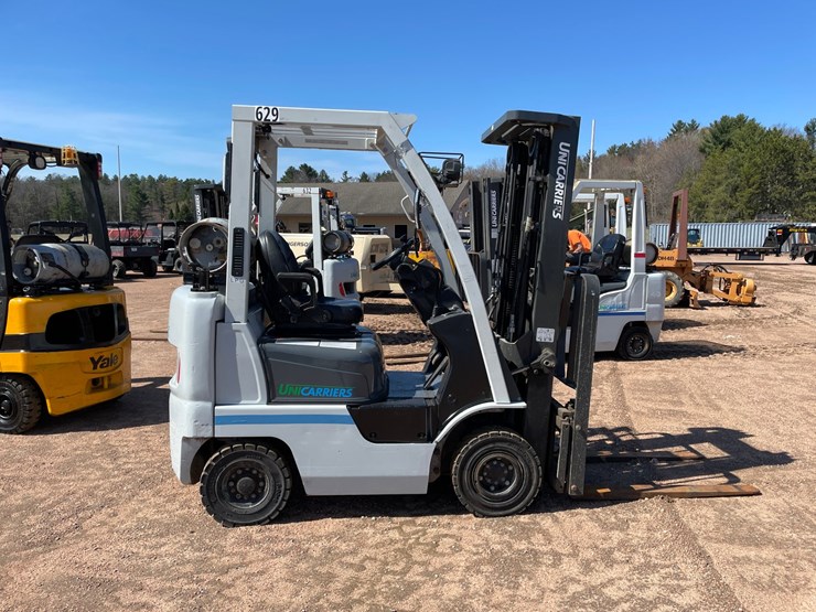 #1135-•-unicarriers-lp-forklift-image-6