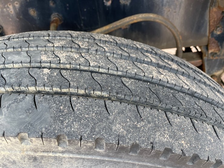 1990-mack-dm690s-image-26