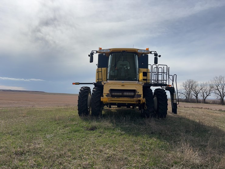 2006-new-holland-cr970-image-2