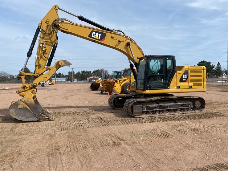 2018-caterpillar-320-image-11
