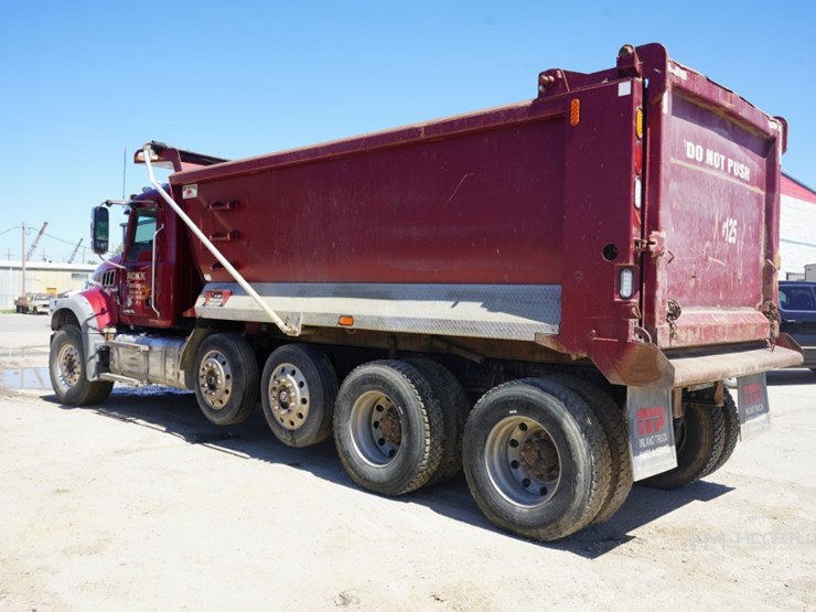 2018-mack-granite-gu713-image-6