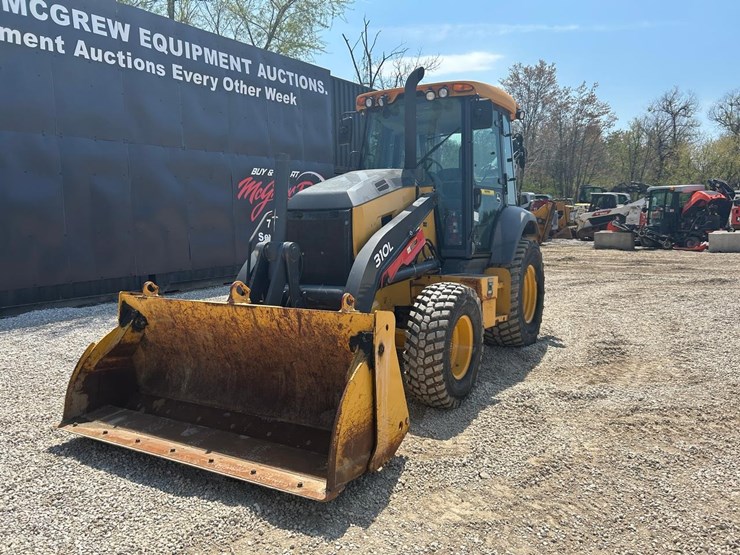 2020-deere-310l-image-7